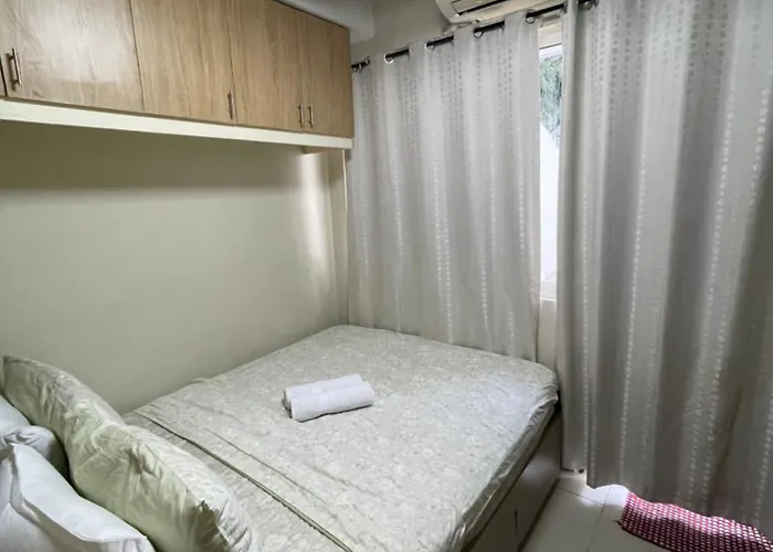 1bedroom Pool View With Big Balcony Manila