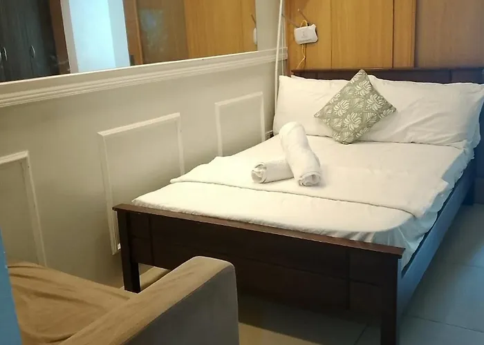1bedroom Pool View With Big Balcony Manila